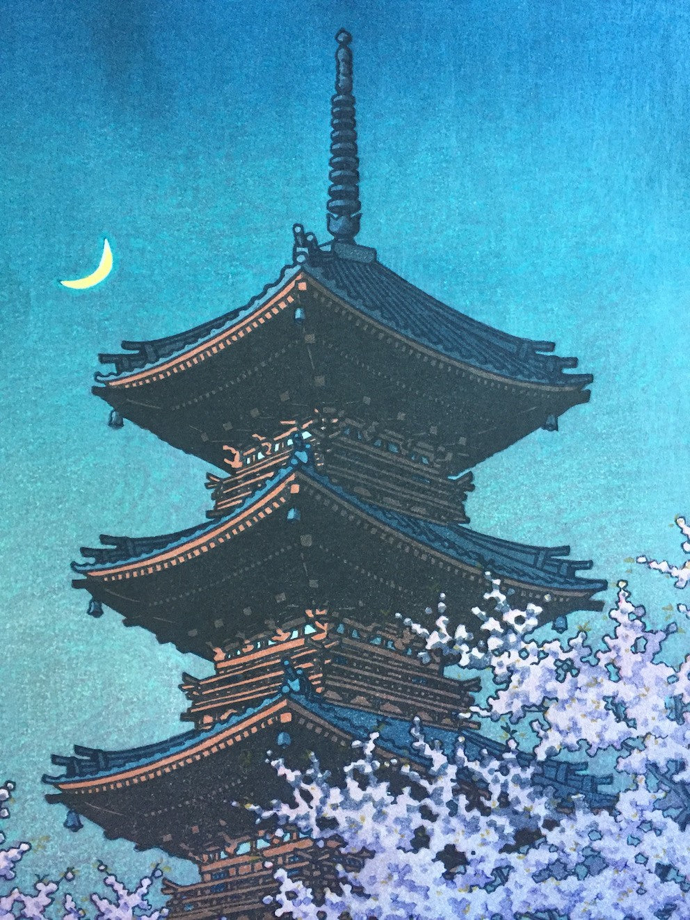 Hasui Kawase - Lumière d'un soir de printemps au sanctuaire Toshogu, Ueno