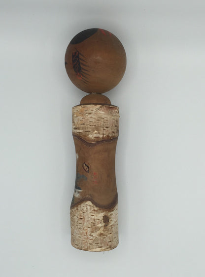Kokeshi de style sosaku - Paysage de montagne