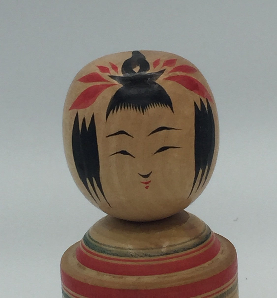 Kokeshi de style Naruko - l'enfant dans son panier